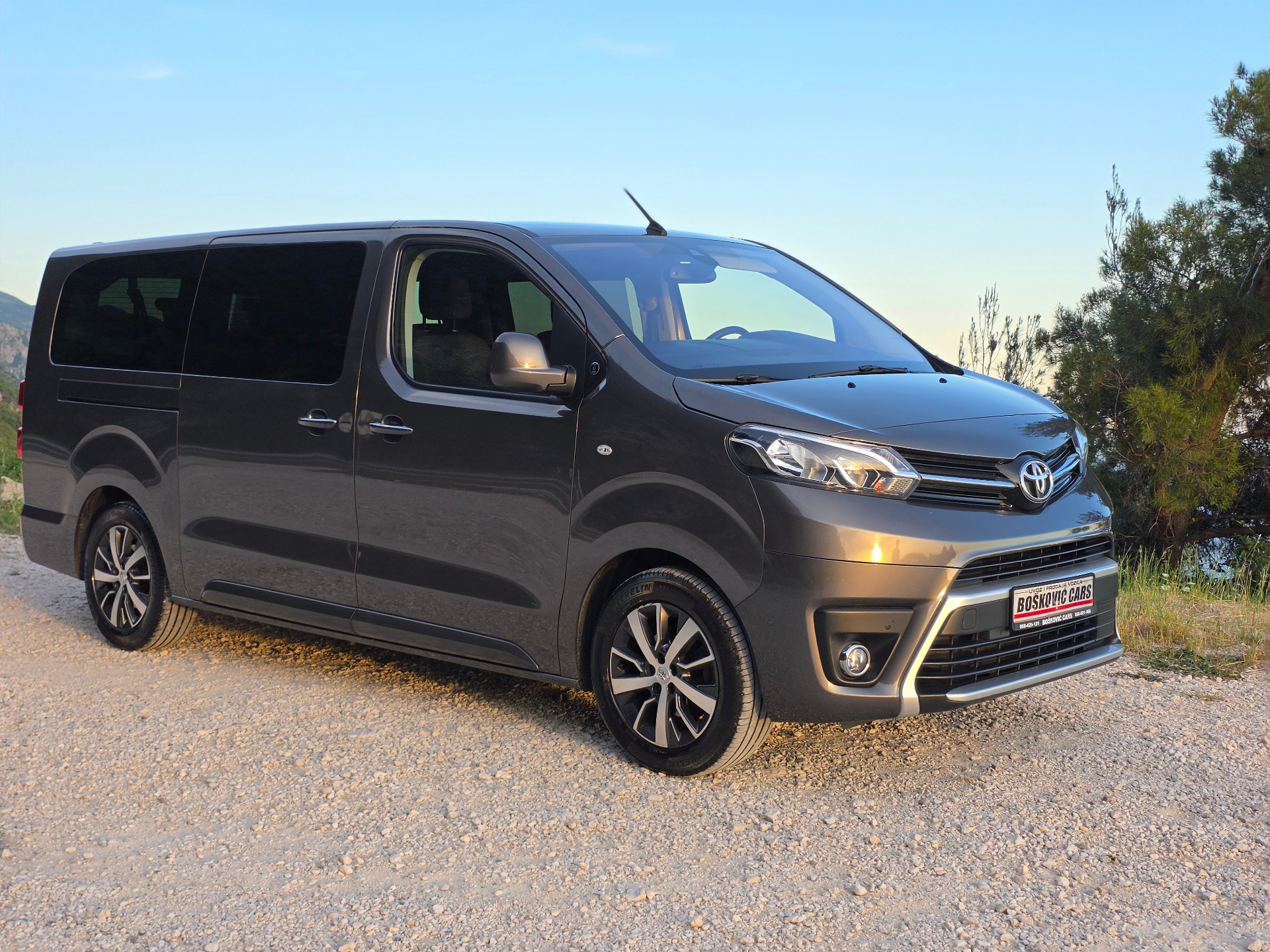 Minivan transfer vehicle